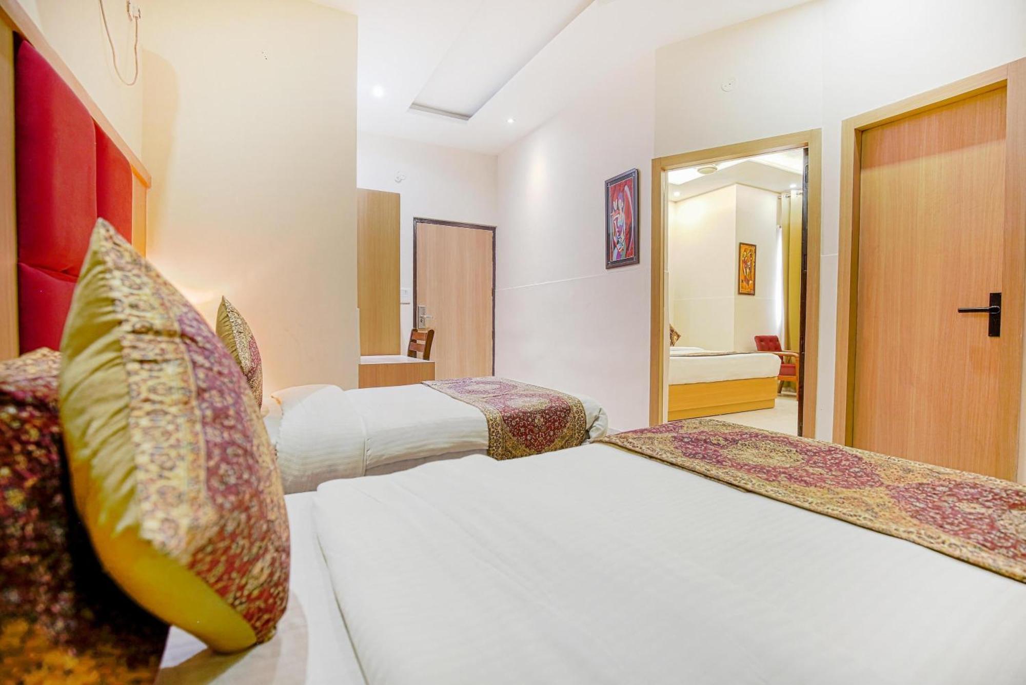 Hotel Ricky By Sahibs Group Амритсар Екстериор снимка